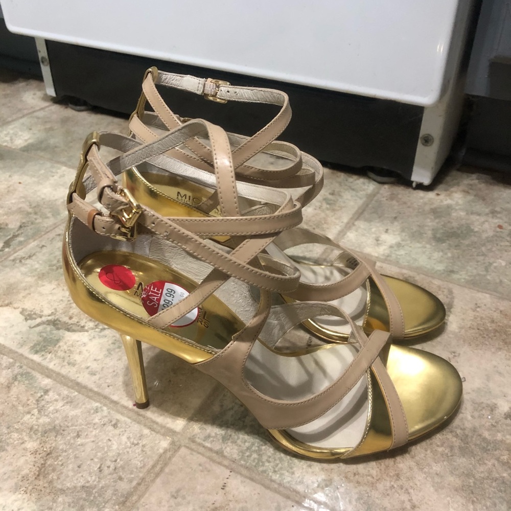 Michael kors heels size 8